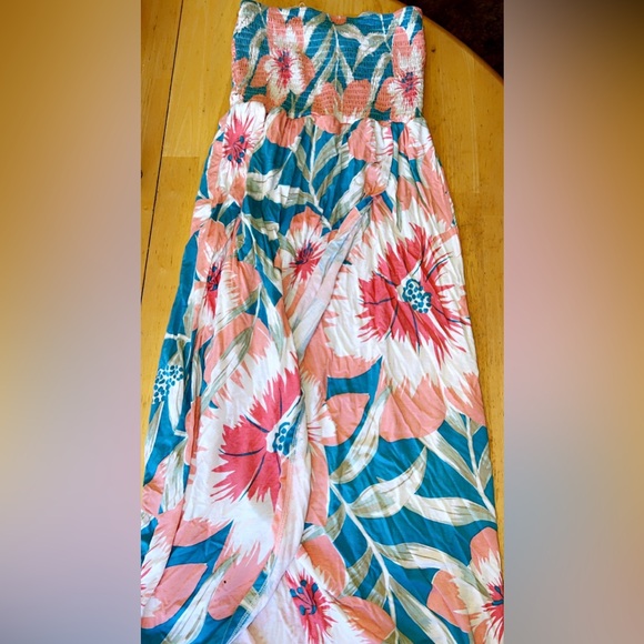 Dress - Picture 1 of 1